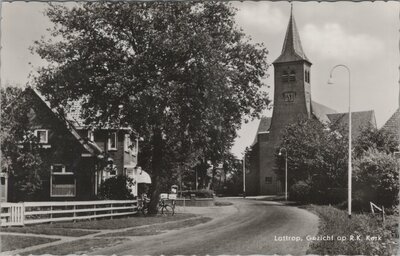 LATTROP - Gezicht op R.K. Kerk