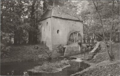 VORDEN - Onderslagmolen bij kasteel Hackfort