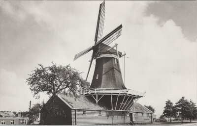 ZWOLLE - Molen de Passiebloem aan de Vondelkade