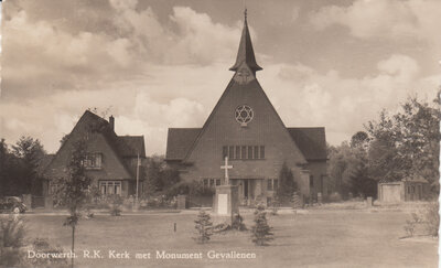 DOORWERTH - R.K. Kerk met Monument Gevallenen