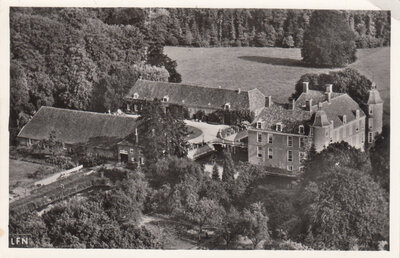 DOETINCHEM - Luchtfoto Kasteel Slangenburg