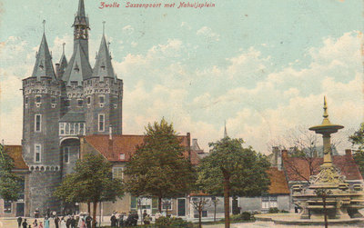 ZWOLLE - Sassenpoort met Nahuijsplein