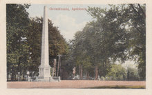 APELDOORN - Gedenknaald