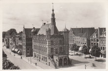 DEVENTER - Brink met Waaggebouw