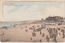 SCHEVENINGEN - Strand met Oranje Hotel