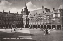 DEN HAAG - Binnenhof met Regeringsgebouwen