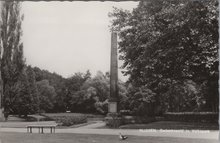 RIJSSEN - Gedenknaald in Volkspark