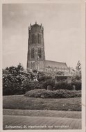 ZALTBOMMEL - St. Maartenskerk met Monument