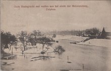 ZUTPHEN - Oude Stadsgracht met wallen aan het einde der Melatensteeg