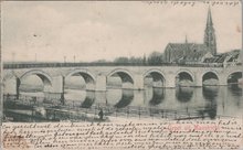 MAASTRICHT - Maasbrug en gezicht op Maastricht