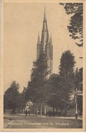 HILVERSUM - Emmastraat met St. Vituskerk