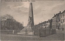 DEN HELDER - Havenplein met Marine Monument