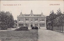 APELDOORN - Prins Hendrikplein met H. B. S.