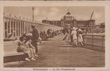 SCHEVENINGEN - op het Wandelhoofd