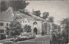 VALKENBURG - Berkelpoort met gezicht op de ruine