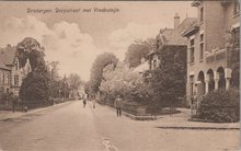 DRIEBERGEN - Dorpstraat met Vredesteijn