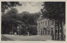 DRIEBERGEN - RIJSENBURG - Postkantoor en Gemeentehuis