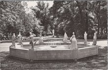 HAARLEM - Hildebrand Monument in de Haarlemmerhout (Doorkijk)