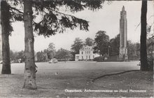 OOSTERBEEK - Airbornemonument en Hotel Hartenstein