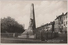 DEN HELDER - Havenplein met Marine Monument