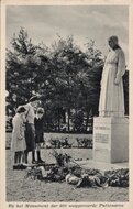 PUTTEN - Bij het monument der 600 weggevoerde Puttenaren