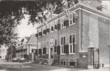 HELLEVOETSLUIS - Raadhuis