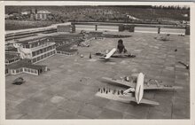 DEN HAAG - Madurodam. Airport