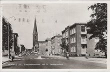 HENGELO (O) - Enschedesestraat met St. Lambertuskerk