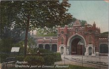 NAARDEN - Utrechtsche poort en Comenius Monument