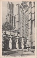 UTRECHT - Kloostergang met Domkerk