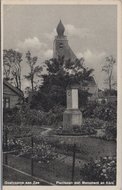 OOSTVOORNE AAN ZEE - Plantsoen met Monument en Kerk