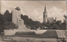 DEN HAAG - Rosarium met Koningin Emma Monument