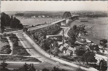 NIJMEGEN - Gezicht op de Waalbrug