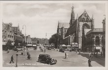 HAARLEM - Groote Markt met Groote Kerk