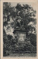 AMSTERDAM - Standbeeld Joost van den Vondel i. h. Vondelpark