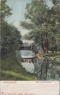 AMSTERDAM - Brug in het Vondelpark