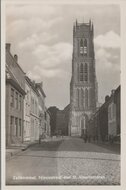 ZALTBOMMEL - Nieuwstraat met St. Maartentoren