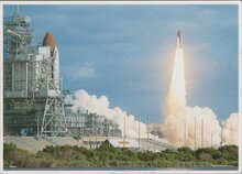 SPACE-SHUTTLE-Discovery-and-Columbia