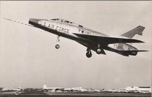 NORTH-AMERICAN-F-100D-Super-Sabre