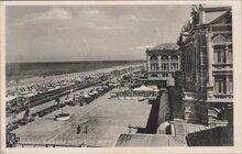 SCHEVENINGEN - Boulevard met zee en strand