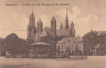 MAASTRICHT - Vrijthof met St. Servaas en St. Janskerk