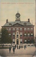 LEEUWARDEN - Raadhuis met Koningin Wilhelmina-boom