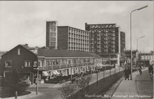 VLAARDINGEN - Burg. Pruissingel met Flatgebouw