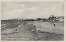 IJMUIDEN - Strandgezicht m. uitvarend schip