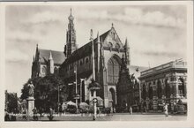 HAARLEM - Grote Kerk met Monument L. J. Coster