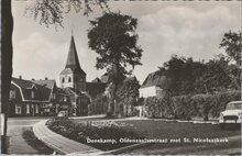 DENEKAMP - Oldenzaalsestraat met St. Nicolaaskerk