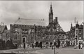 HAARLEM-Grote-Markt-met-Stadhuis